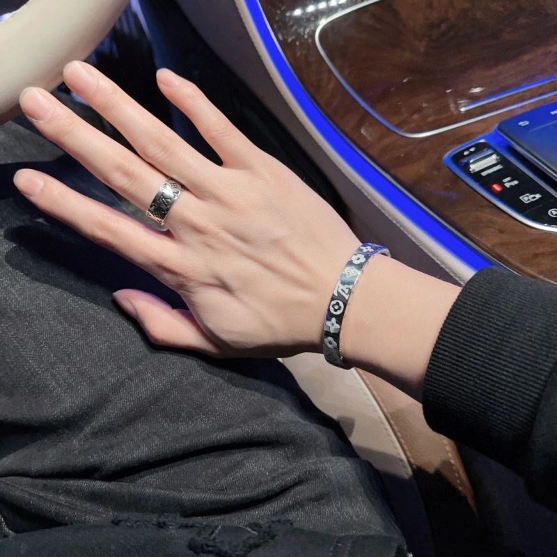 Louis Vuitton Bracelets FreshLook 251775