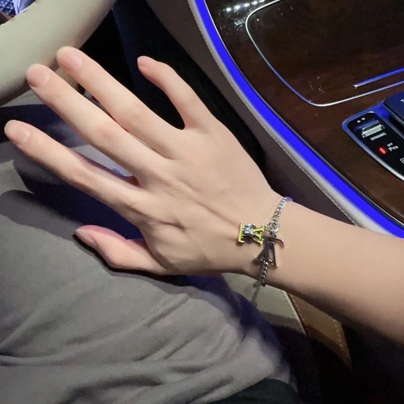 Louis Vuitton Bracelets Modern 251768