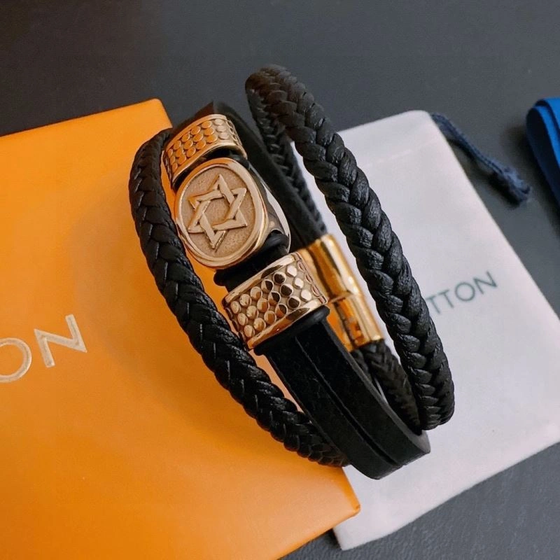 Supportive Louis Vuitton Bracelets 251754