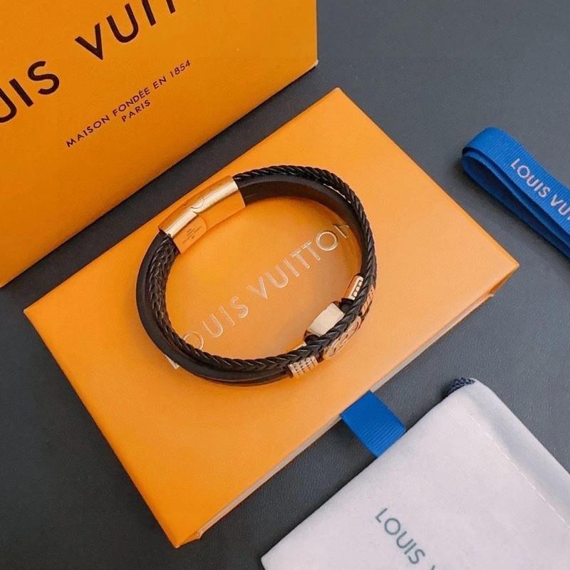 Supportive Louis Vuitton Bracelets 251754