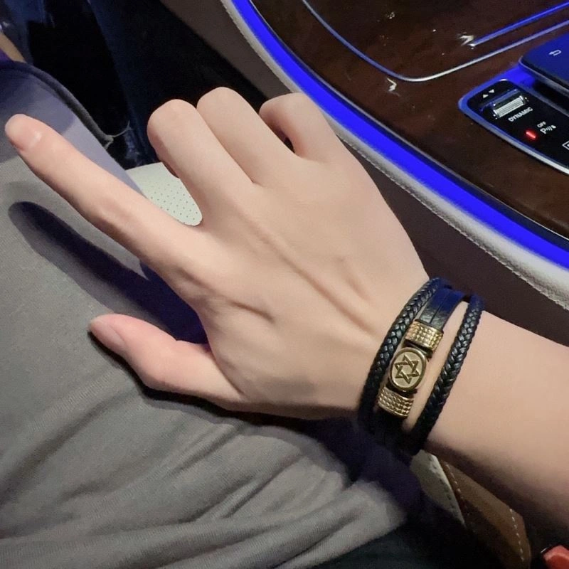 Supportive Louis Vuitton Bracelets 251754