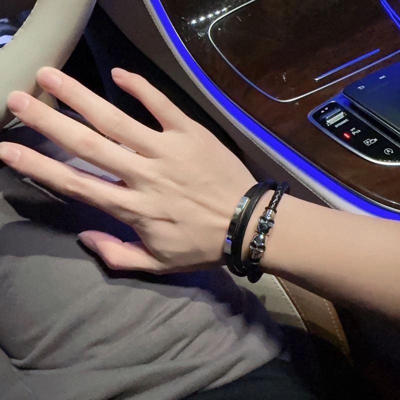 TravelReady Louis Vuitton Bracelets 251755