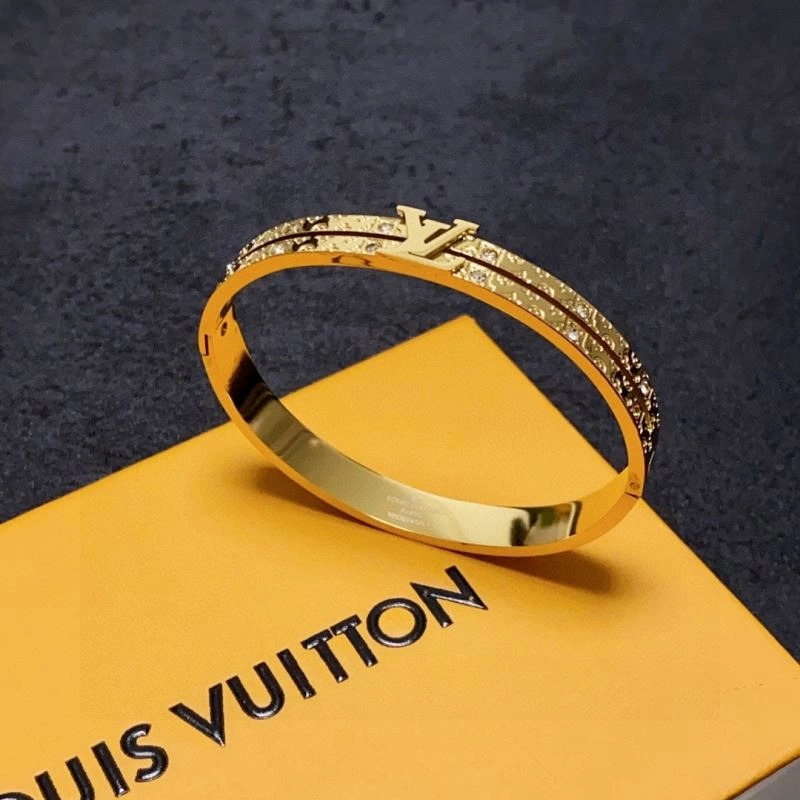 Louis Vuitton Bracelets Practical 251609