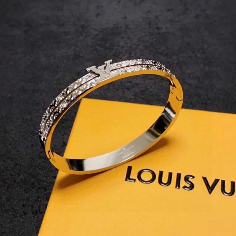 Louis Vuitton Bracelets Practical 251609