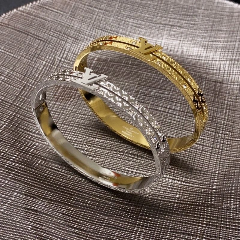 Louis Vuitton Bracelets Practical 251609