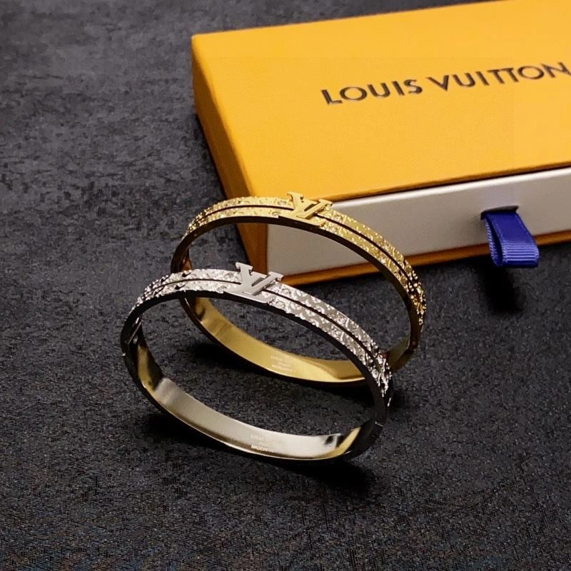 Louis Vuitton Bracelets Practical 251609