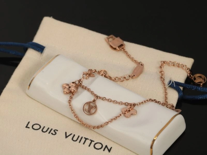 Fashionable Louis Vuitton Bracelets 251603