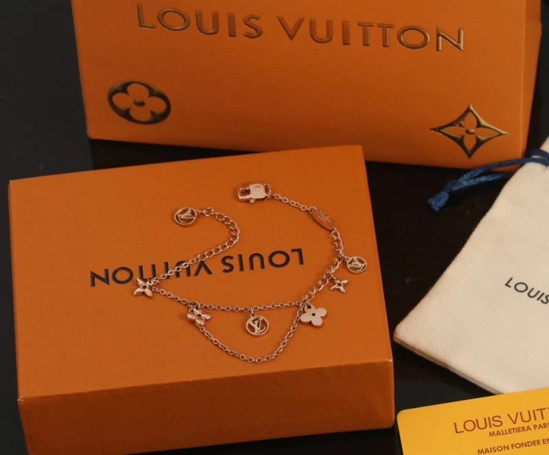 Fashionable Louis Vuitton Bracelets 251603