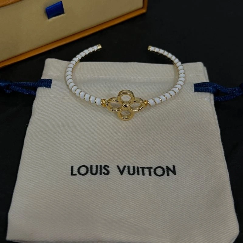 MultiPurpose Louis Vuitton Bracelets 251618