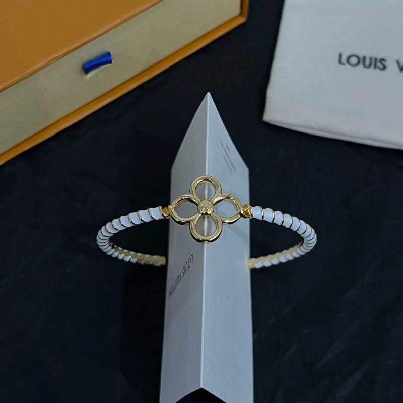 MultiPurpose Louis Vuitton Bracelets 251618