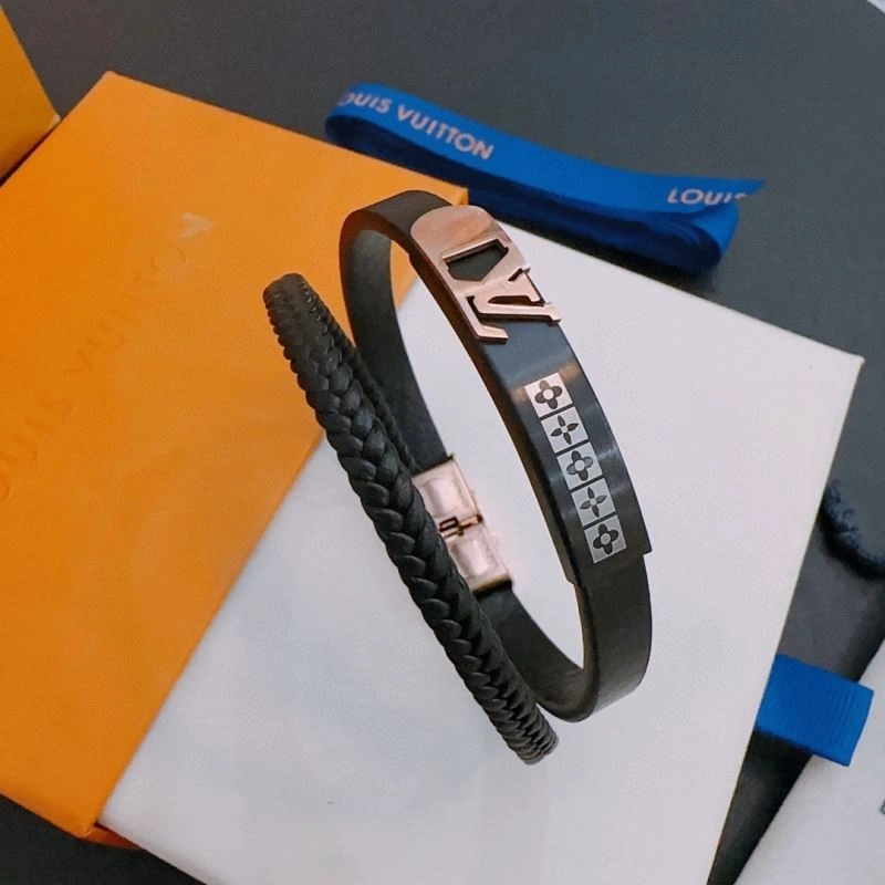 Effortless Louis Vuitton Bracelets 251612