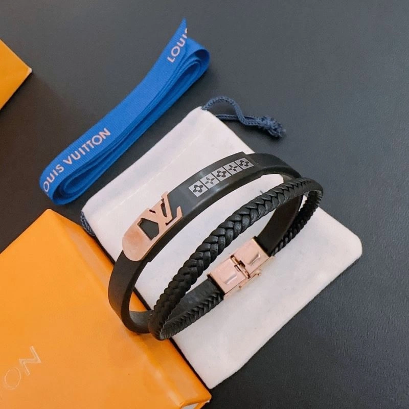 Effortless Louis Vuitton Bracelets 251612