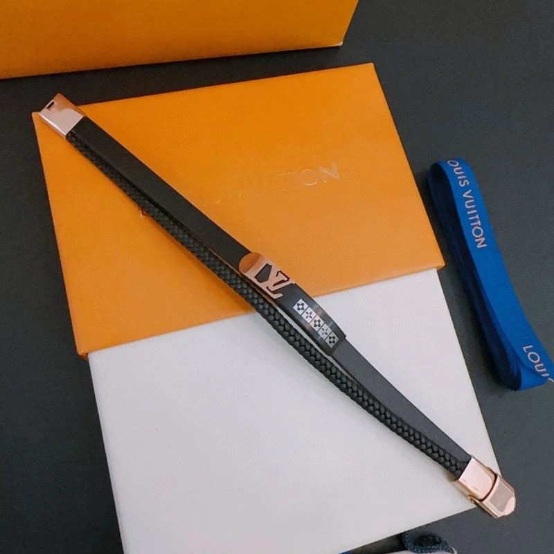 Effortless Louis Vuitton Bracelets 251612