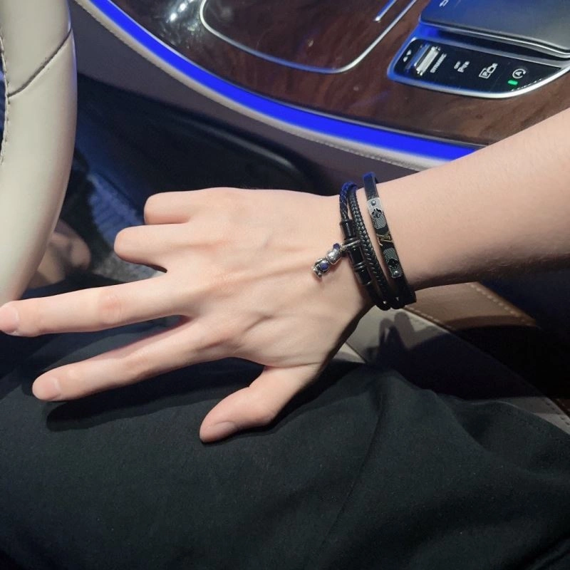 Louis Vuitton Bracelets Youthful 251620