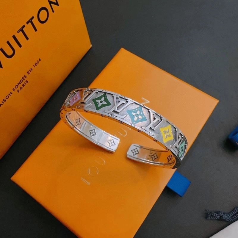 Louis Vuitton Bracelets Upgraded 251594
