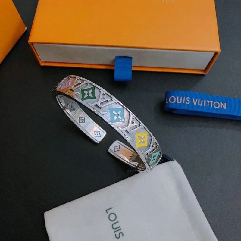 Louis Vuitton Bracelets Upgraded 251594
