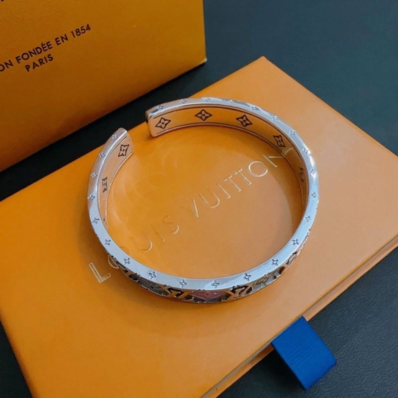 Louis Vuitton Bracelets Upgraded 251594