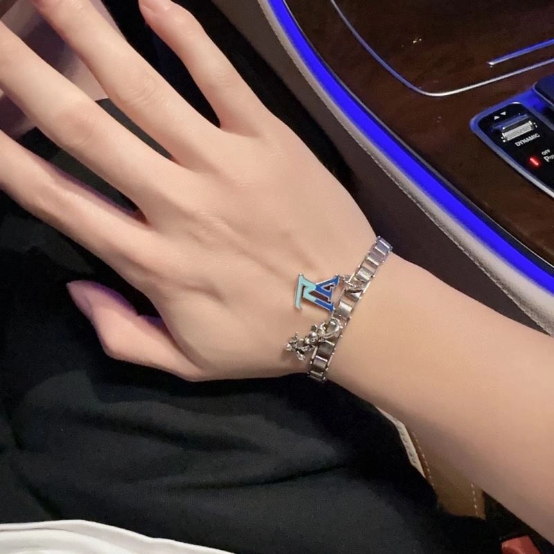 Affordable Louis Vuitton Bracelets 251595