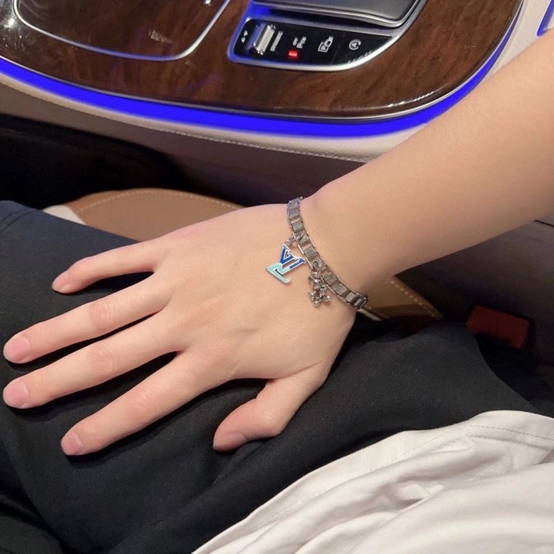Affordable Louis Vuitton Bracelets 251595