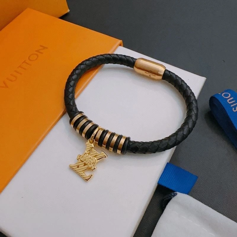 Seasonal Louis Vuitton Bracelets 251591