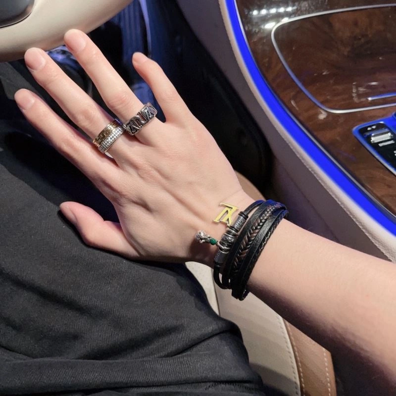 Louis Vuitton Bracelets UrbanStyle 251590