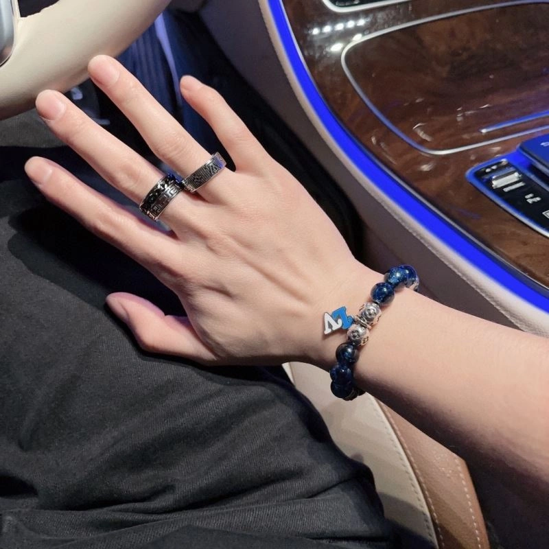 Fashionable Louis Vuitton Bracelets 251589
