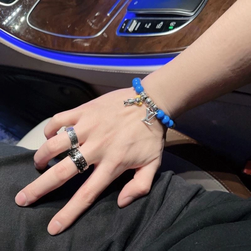 Attractive Louis Vuitton Bracelets 251588
