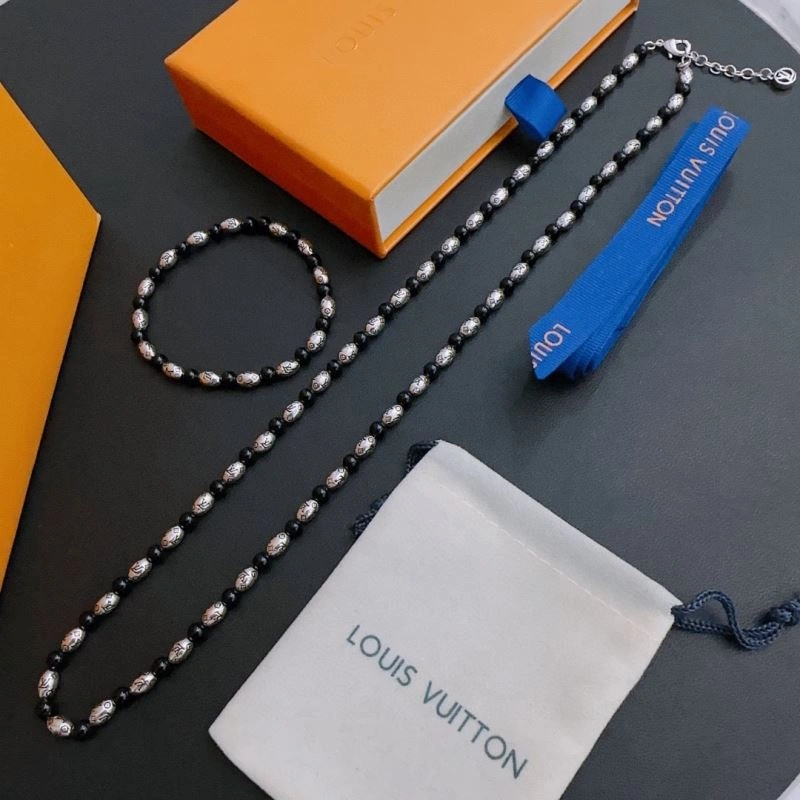 TimelessDesign Louis Vuitton Bracelets 251558