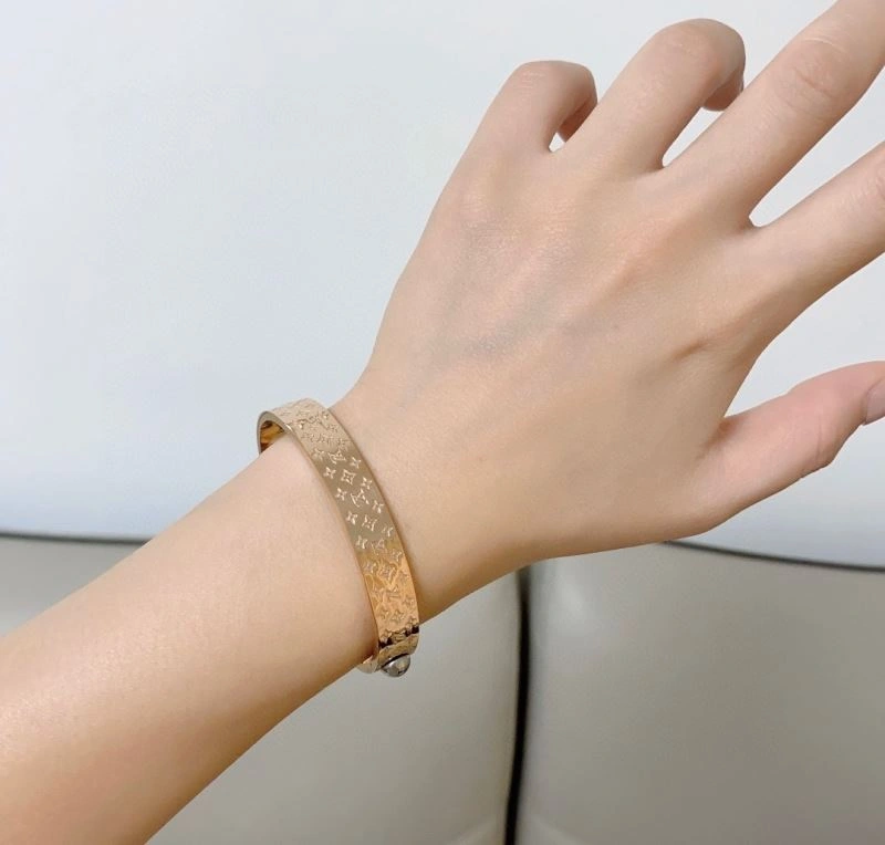 Louis Vuitton Bracelets Durable 251579