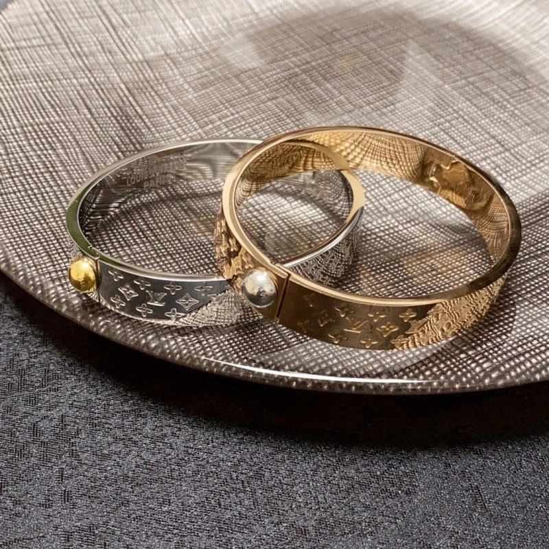 Louis Vuitton Bracelets Durable 251579