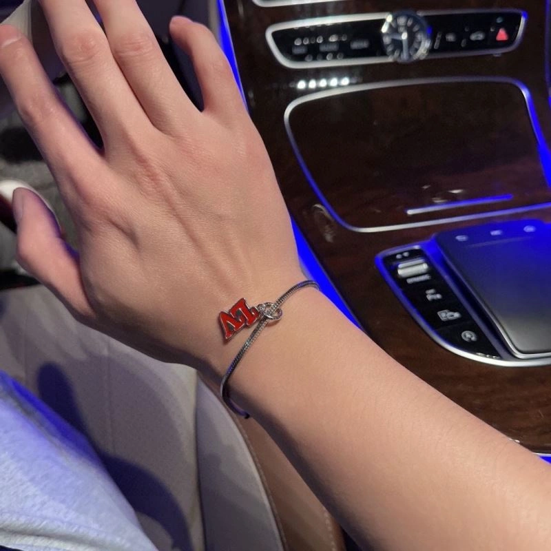 Bright Louis Vuitton Bracelets 251580