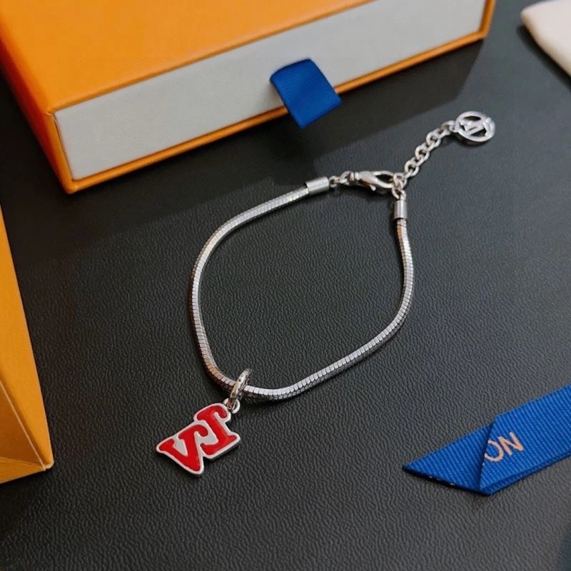 Bright Louis Vuitton Bracelets 251580