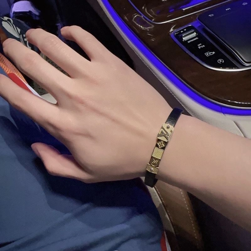 Louis Vuitton Bracelets FreshLook 251585