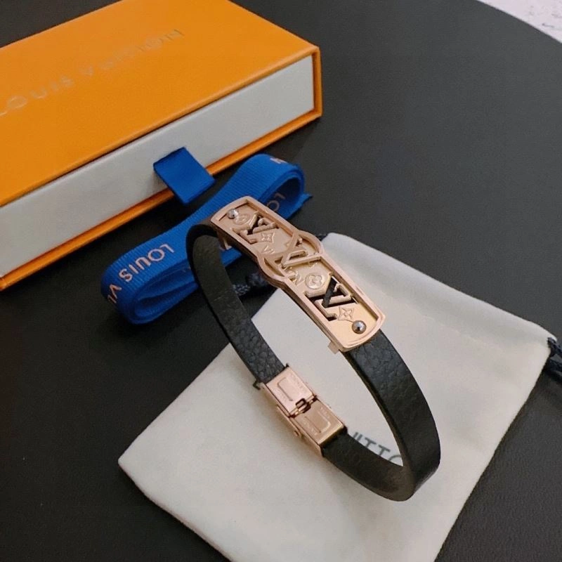 Resilient Louis Vuitton Bracelets 251584