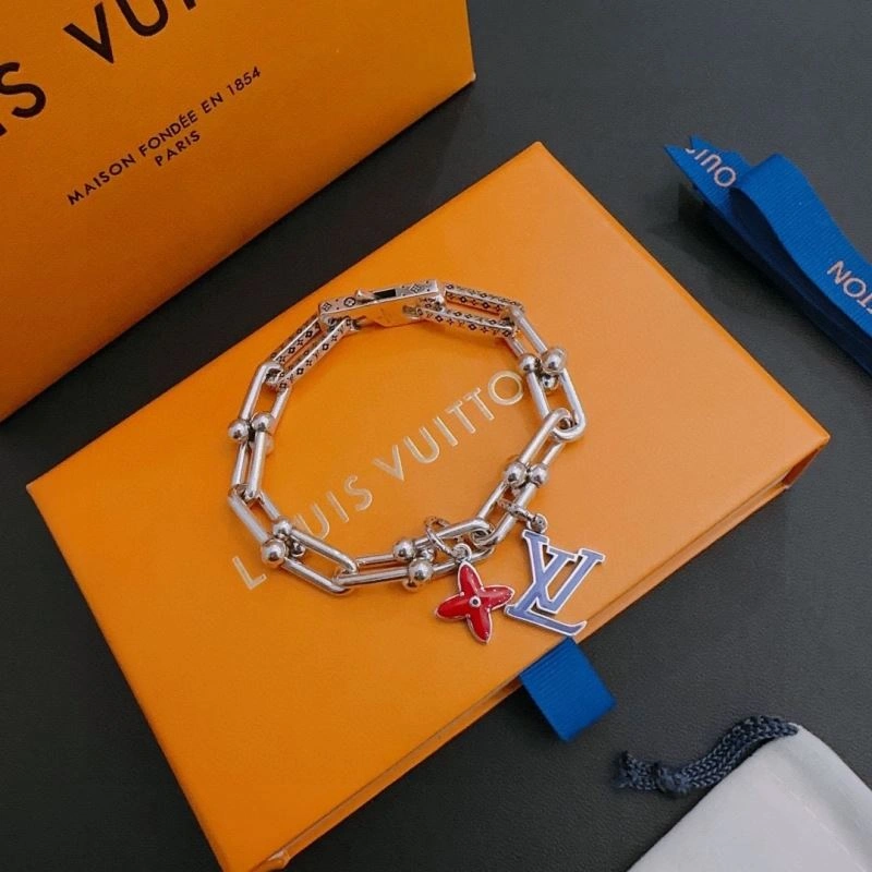 Minimalist Louis Vuitton Bracelets 251582