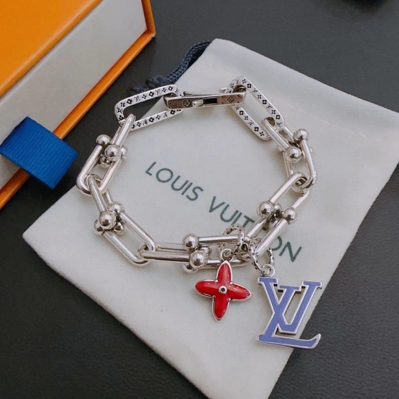 Minimalist Louis Vuitton Bracelets 251582