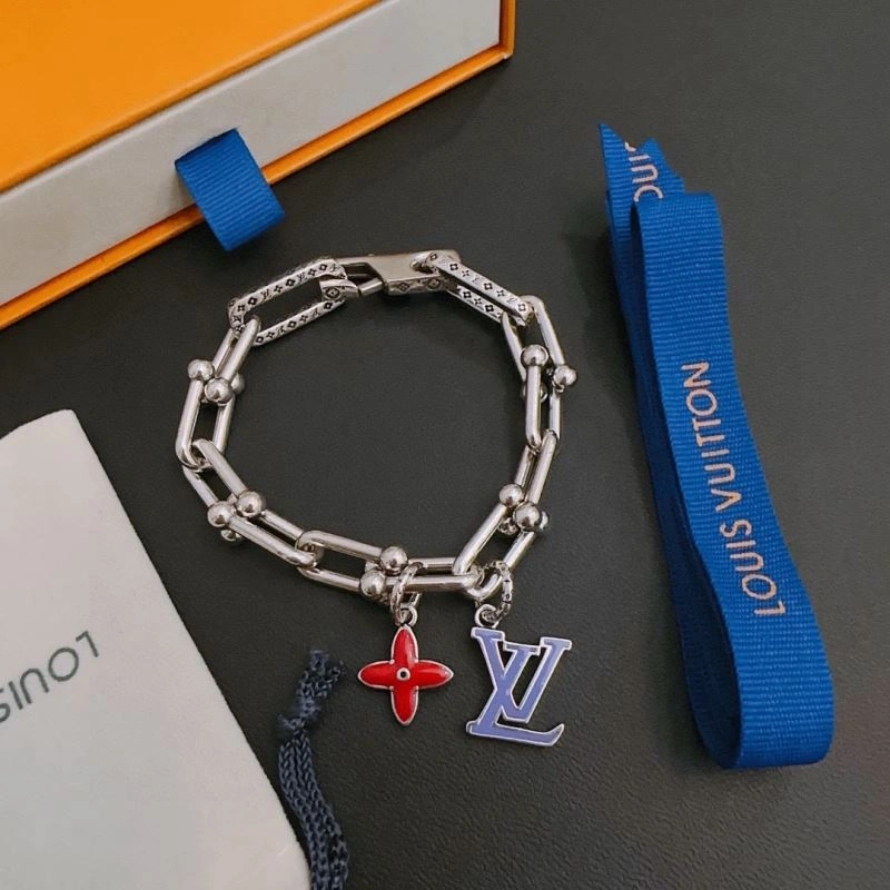Minimalist Louis Vuitton Bracelets 251582