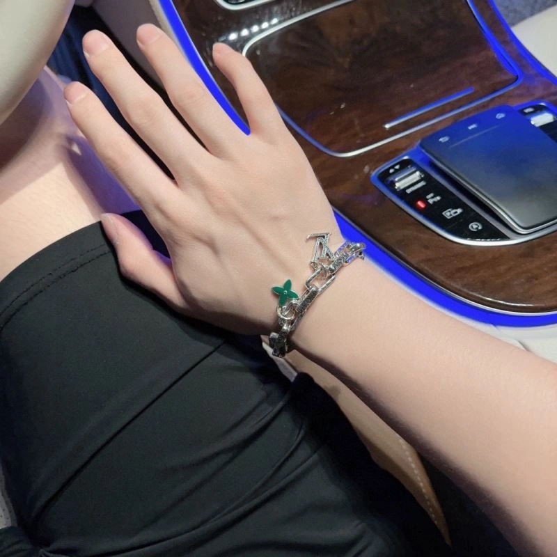 Louis Vuitton Bracelets TravelReady 251574