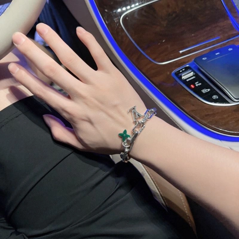 Louis Vuitton Bracelets TravelReady 251574