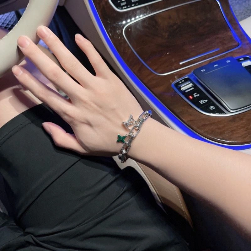 Louis Vuitton Bracelets TravelReady 251574