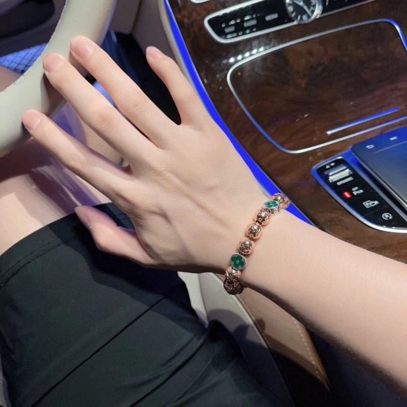 Vibrant Louis Vuitton Bracelets 251555