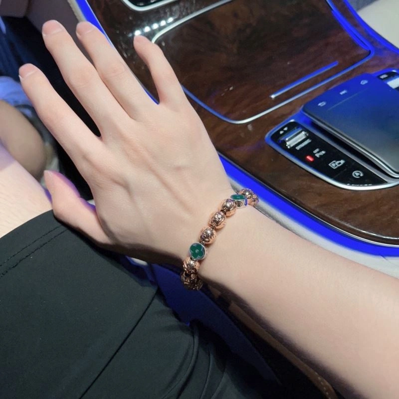 Vibrant Louis Vuitton Bracelets 251555