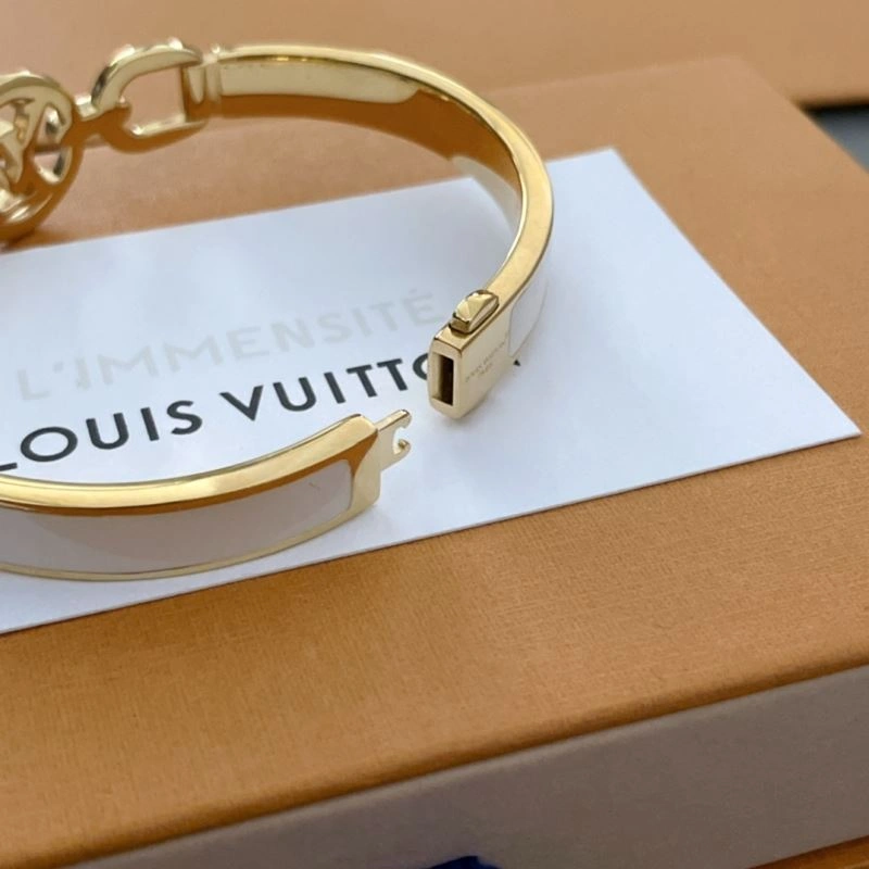 Louis Vuitton Bracelets Sporty 251571