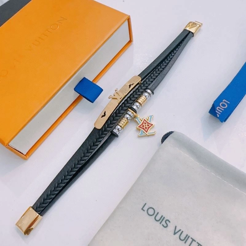 Effortless Louis Vuitton Bracelets 251583