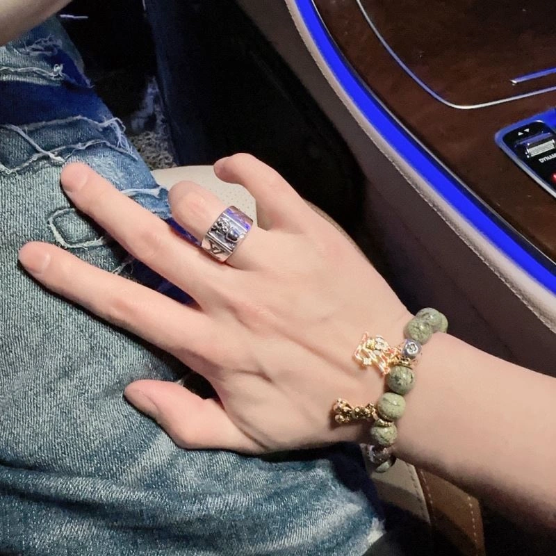 Fashionable Louis Vuitton Bracelets 251575
