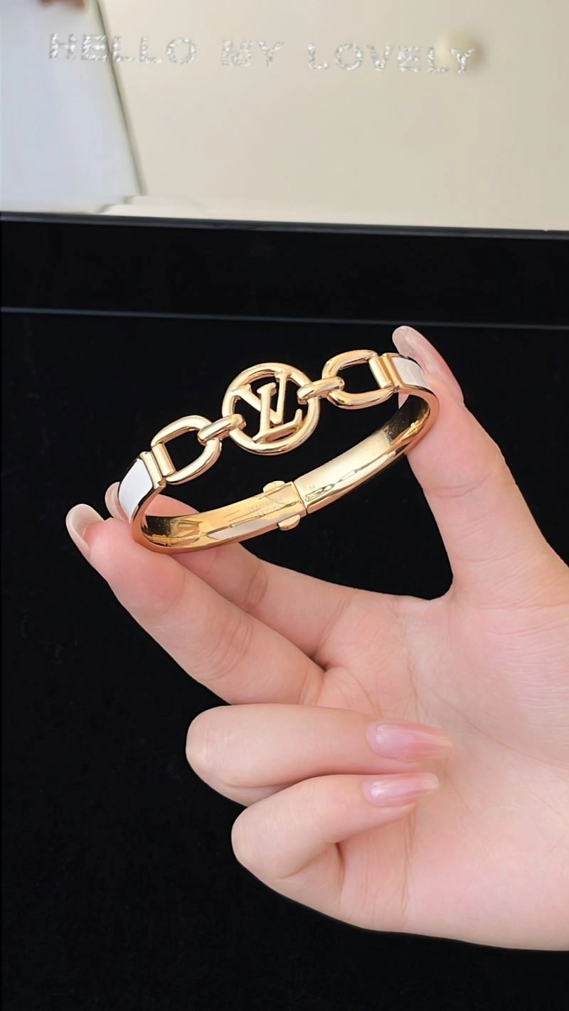 Affordable Louis Vuitton Bracelets 251552