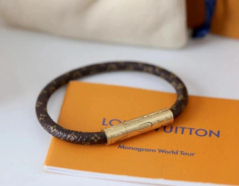 Bright Louis Vuitton Bracelets 251188