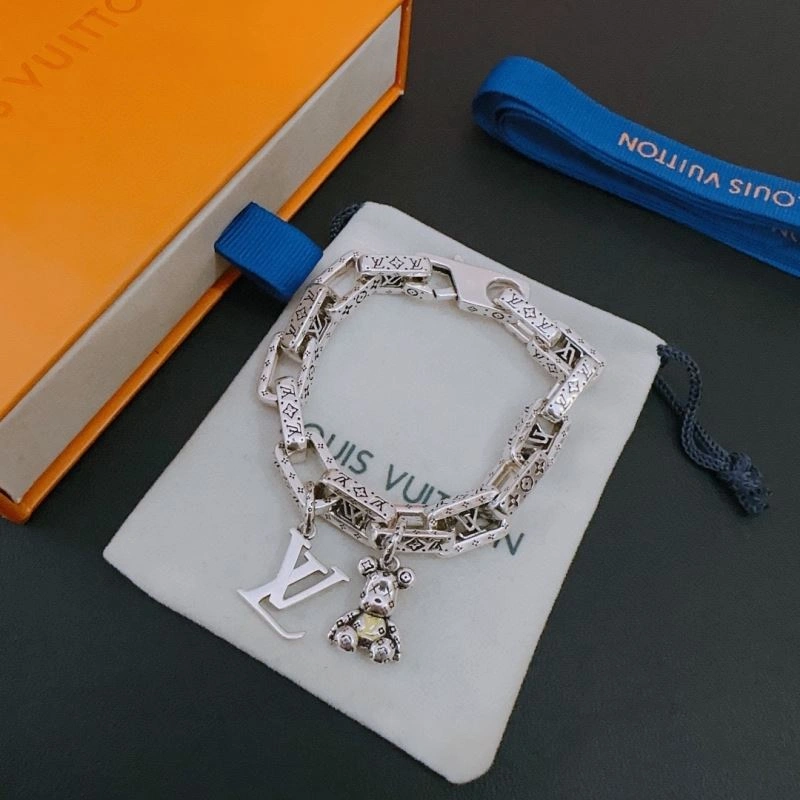 OdorResistant Louis Vuitton Bracelets 251159