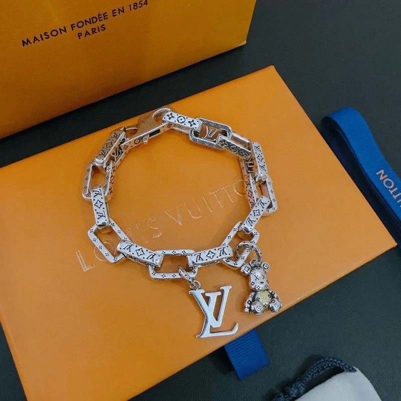 OdorResistant Louis Vuitton Bracelets 251159