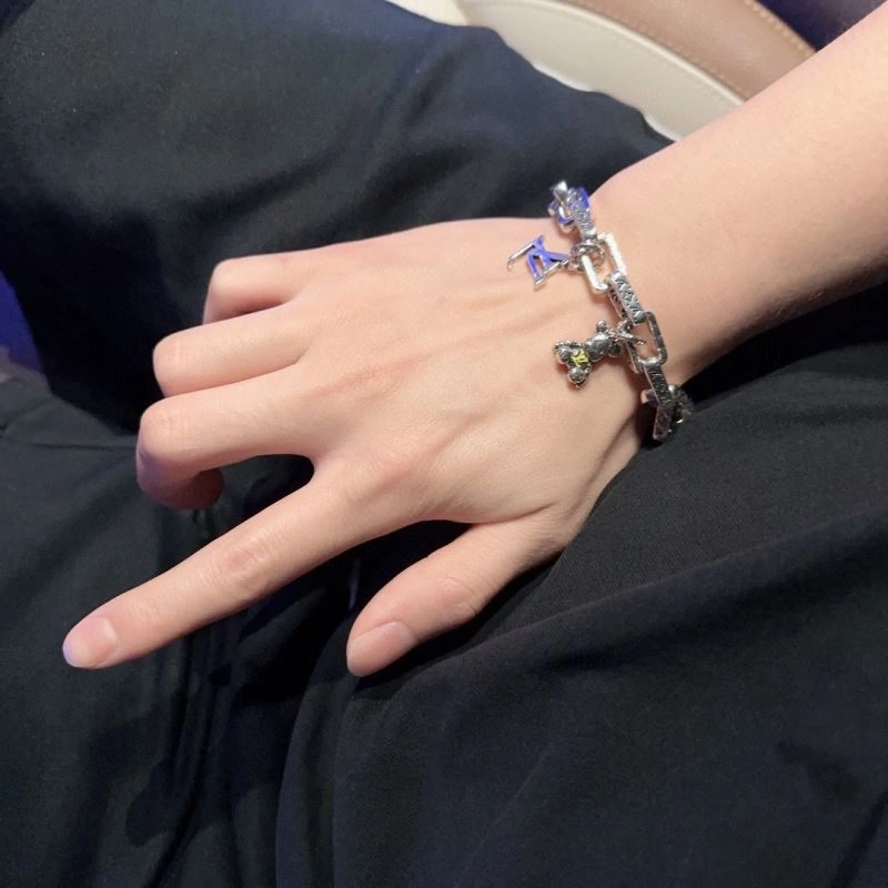OdorResistant Louis Vuitton Bracelets 251159